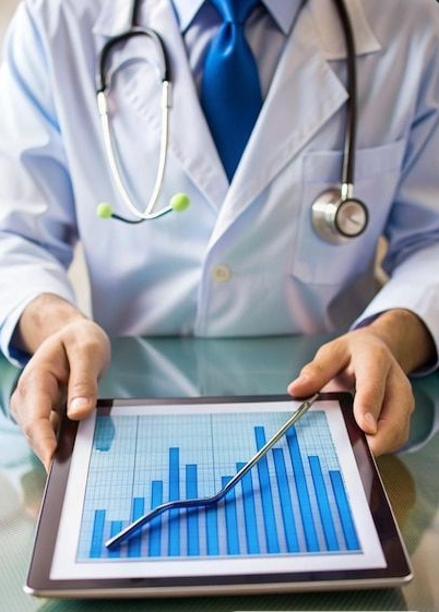 Servidores e fluxos de dados públicos do DATASUS representando a disputa por inteligência sobre o faturamento SUS